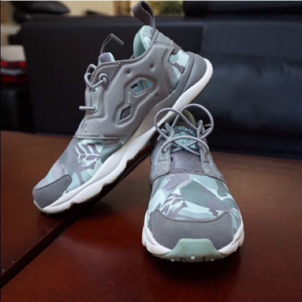 Reebok Ultralite Sneakers - Size 7